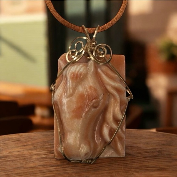 Vintage Hand-Carved & Wire-Wrapped Red Jasper Stone Horse Head Pendant Necklace - Picture 9 of 11
